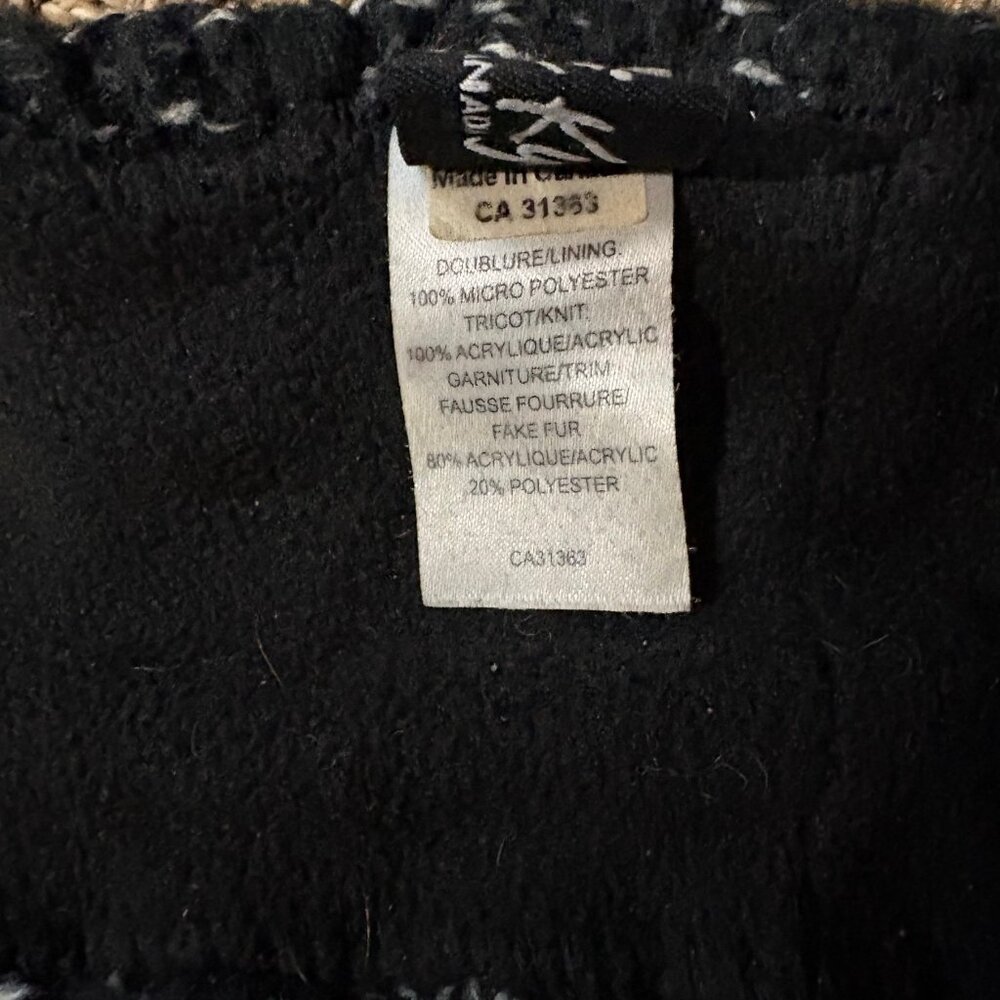 Kyi Kyi black & white tweed cuffed pom beanie with fake fur pom pom - Picture 4 of 5